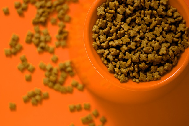 granule v misce